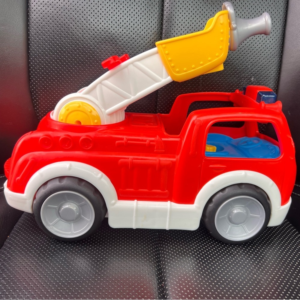 Little people Fire truck - Picture 3 of 3